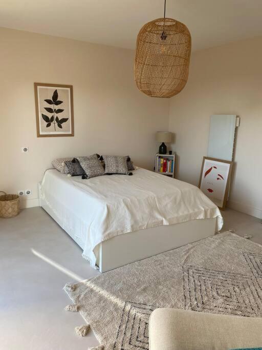 Belle Maison Contemporaine Ampus Luaran gambar