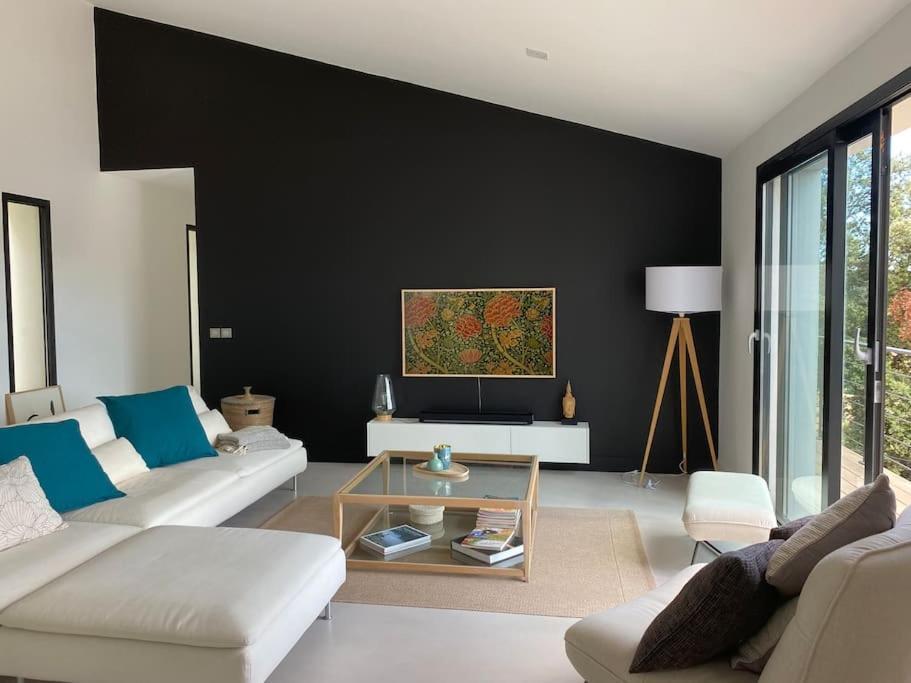 Belle Maison Contemporaine Ampus Luaran gambar